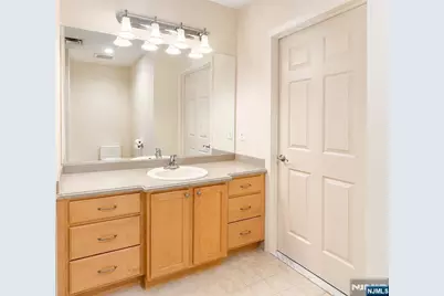 1 Orient W Orient 305 #305, Rutherford, NJ 07070 - Photo 31