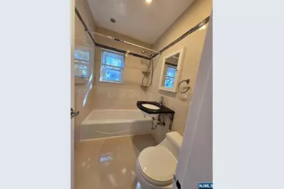 1575 Center Avenue 4F #4F, Fort Lee, NJ 07024 - Photo 5
