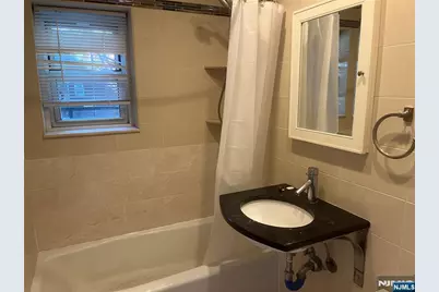 1575 Center Avenue 4F #4F, Fort Lee, NJ 07024 - Photo 7