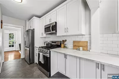 163 Poplar Avenue, Hackensack, NJ 07601 - Photo 21
