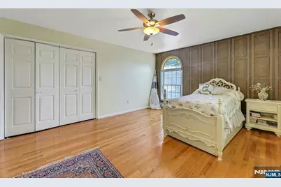 10 Shaw Road, Woodcliff Lake, NJ 07677 - Photo 33