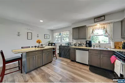 177 Parkway, Maywood, NJ 07607 - Photo 37