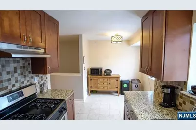 1806 Faulkner Court, Mahwah, NJ 07430 - Photo 5