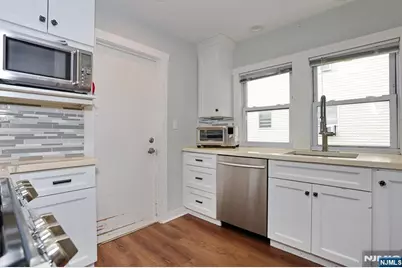 3 Farview Avenue, Paramus, NJ 07652 - Photo 5