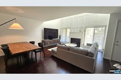 404 River Renaissance, East Rutherford, NJ 07073 - Photo 3