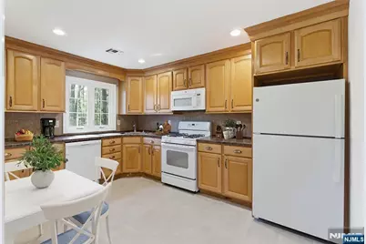 72 Prospect Street 2 #2, Paramus, NJ 07652 - Photo 17