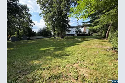 69 N Hillside Avenue, Livingston, NJ 07039 - Photo 13