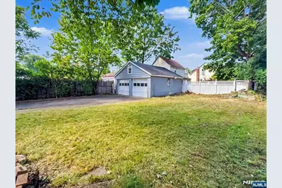 89 Hamilton Avenue, Englewood, NJ 07631 - Photo 23