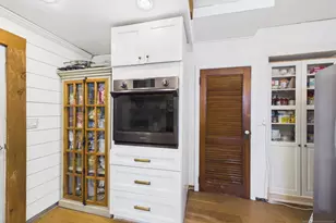 393 Kingston St, Wyckoff Township, NJ 07481 - Photo 15
