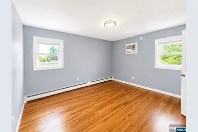 15 Wallace Street, Belleville, NJ 07109 - Photo 11