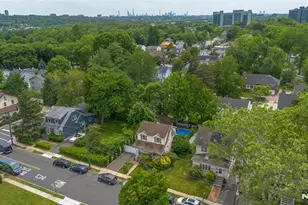 256 Fycke Ln, Teaneck Township, NJ 07666 - Photo 25