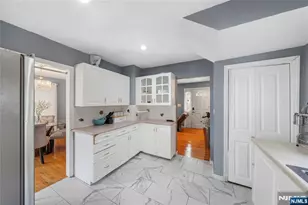 256 Fycke Ln, Teaneck Township, NJ 07666 - Photo 9