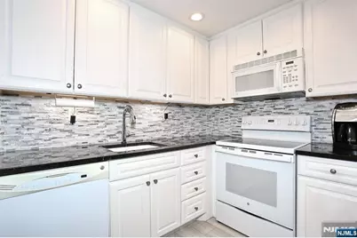550 Fairview Avenue 302 #302, Westwood, NJ 07675 - Photo 1