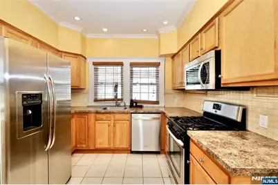 233 Hamilton Place, Hackensack, NJ 07601 - Photo 5