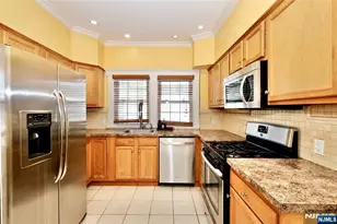 233 Hamilton Pl, Hackensack, NJ 07601 - Photo 5