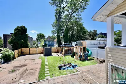 233 Hamilton Place, Hackensack, NJ 07601 - Photo 19