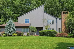 8 Bayard Ln, Mahwah, NJ 07430 - Photo 1