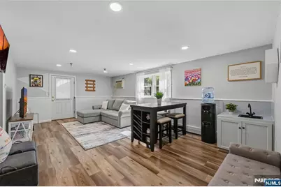 83 Moore Avenue, Waldwick, NJ 07463 - Photo 7