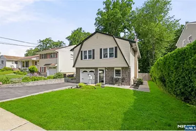 83 Moore Avenue, Waldwick, NJ 07463 - Photo 3