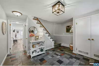 83 Moore Avenue, Waldwick, NJ 07463 - Photo 5