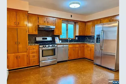 1 Rena Court 2 #2, Elmwood Park, NJ 07407 - Photo 5