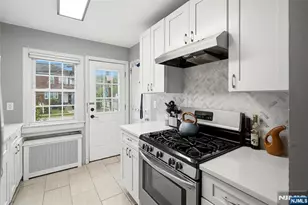 909 River Road 1, Teaneck Township, NJ 07666 - Photo 9