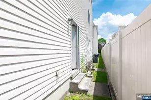 49 Stuyvesant Ave 16, Lyndhurst Township, NJ 07071 - Photo 25