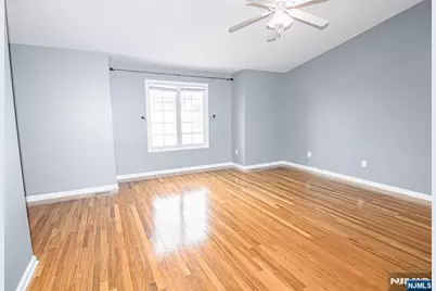 49 Stuyvesant Avenue 16 #16, Lyndhurst Township, NJ 07071 - Photo 9