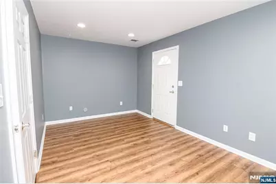 49 Stuyvesant Avenue 16 #16, Lyndhurst Township, NJ 07071 - Photo 23