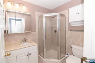49 Stuyvesant Ave 16, Lyndhurst Township, NJ 07071 - Photo 11