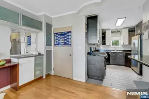 444 Riverside Ave, Lyndhurst Township, NJ 07071 - Photo 17