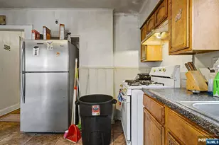 305 Pacific St, Paterson, NJ 07503 - Photo 13