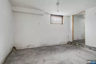 305 Pacific St, Paterson, NJ 07503 - Photo 29