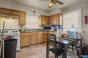 305 Pacific St, Paterson, NJ 07503 - Photo 13