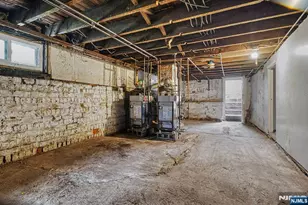 305 Pacific St, Paterson, NJ 07503 - Photo 27