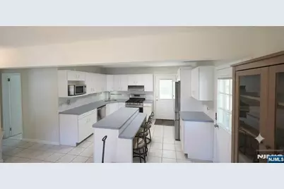 31 Dupont Terrace, Wayne, NJ 07470 - Photo 3