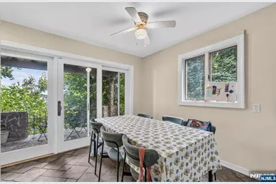 8 Old Wood Road, Edgewater, NJ 07020 - Photo 11