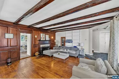 8 Old Wood Road, Edgewater, NJ 07020 - Photo 3