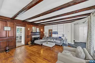 8 Old Wood Rd, Edgewater, NJ 07020 - Photo 3