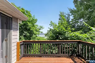 8 Old Wood Rd, Edgewater, NJ 07020 - Photo 21