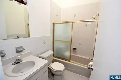 2462 7th B #B, Fort Lee, NJ 07024 - Photo 11
