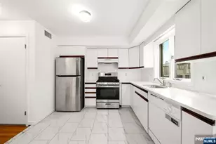 2462 7th B, Fort Lee, NJ 07024 - Photo 9