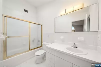 2462 7th B #B, Fort Lee, NJ 07024 - Photo 15