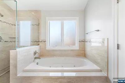 80B Liberty Place, Palisades Park, NJ 07650 - Photo 15