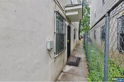 584 19th Street 582 #582, Newark, NJ 07103 - Photo 15
