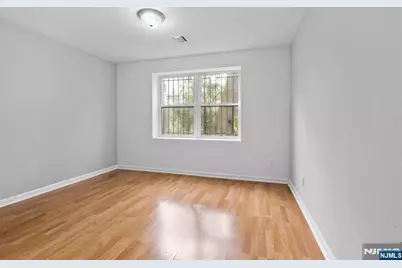 584 19th Street 582 #582, Newark, NJ 07103 - Photo 9