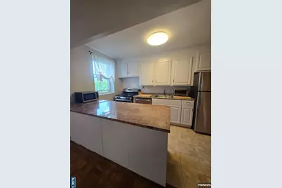 2345 Linwood Avenue 6A #6A, Fort Lee, NJ 07024 - Photo 9