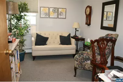 24 Godwin Avenue 202 #202, Midland Park, NJ 07432 - Photo 5