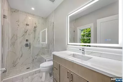520 Clinton Avenue, Wyckoff Township, NJ 07481 - Photo 35