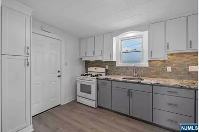 10 W Prospect Street 2 #2, Waldwick, NJ 07463 - Photo 5